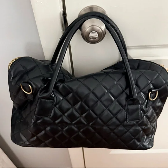 Elegant Black Quilted Handbag NWOT - Picture 2 of 4